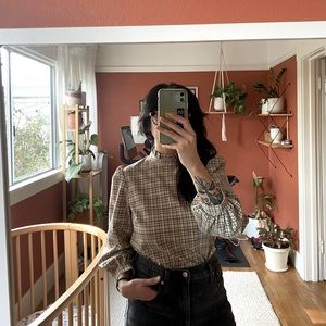 Puff sleeve high collar top from Nobody’s Child, size 4